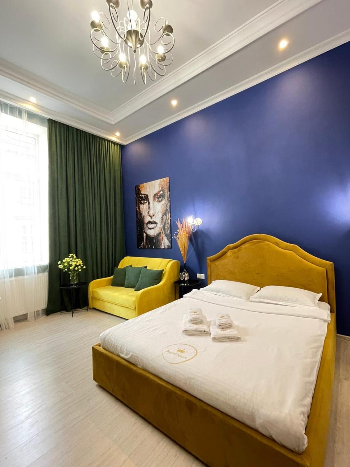 Royal Apartment On Slovatskogo 8 ลวีฟ ภายนอก รูปภาพ