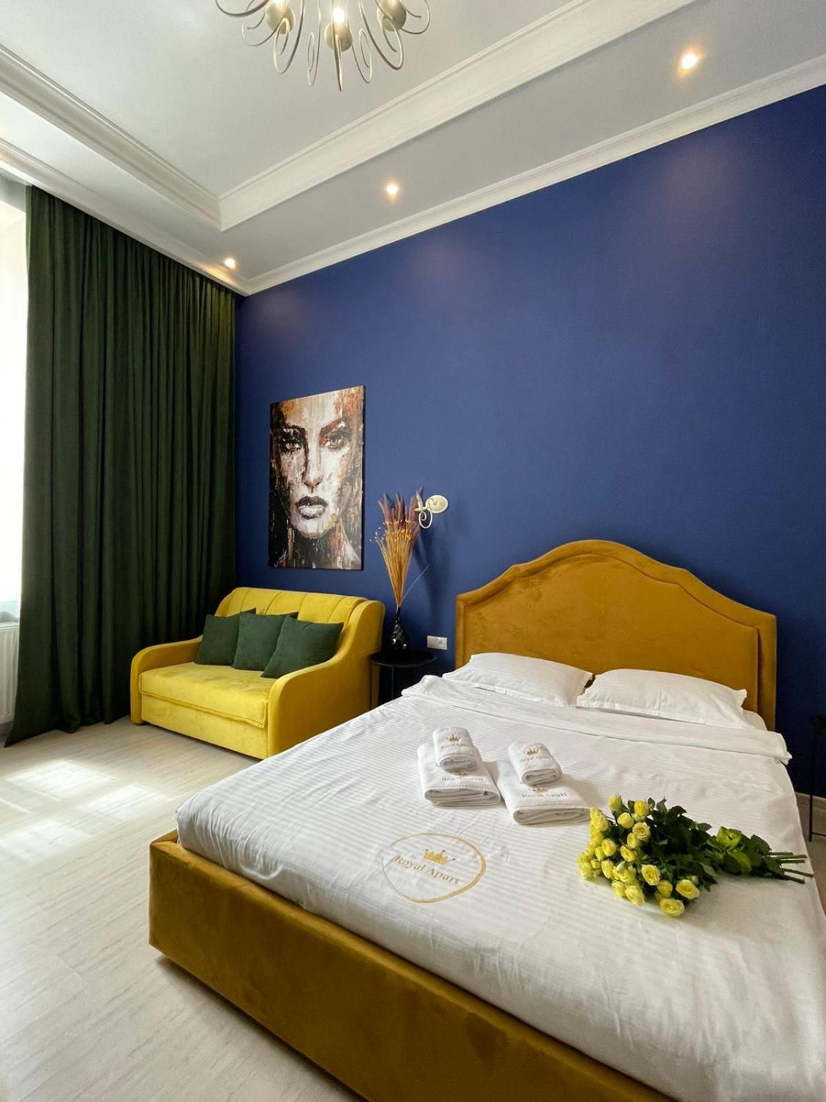 Royal Apartment On Slovatskogo 8 ลวีฟ ภายนอก รูปภาพ